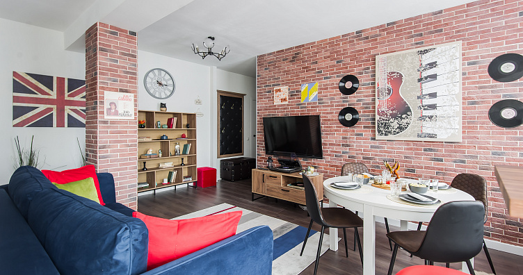 Stylish Rock-n-Roll apartment with Kremlin view
